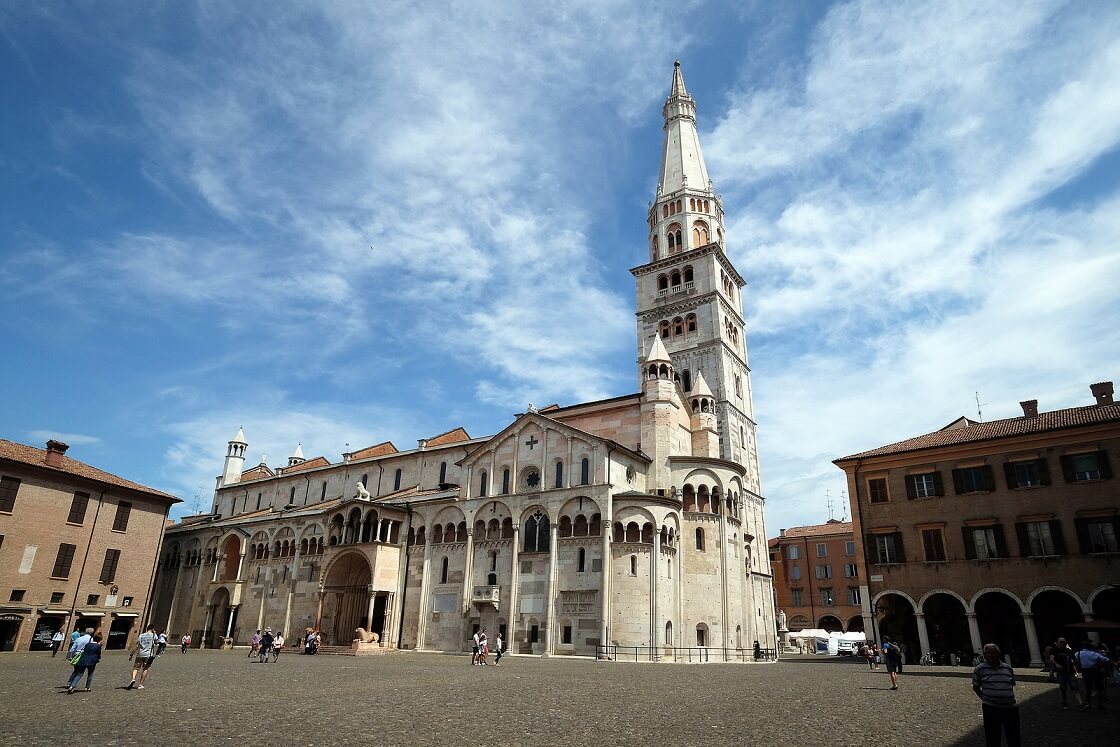 Catedral de Má│dena e Torre Cá¡vica, Emilia-Romagna - Itáília.