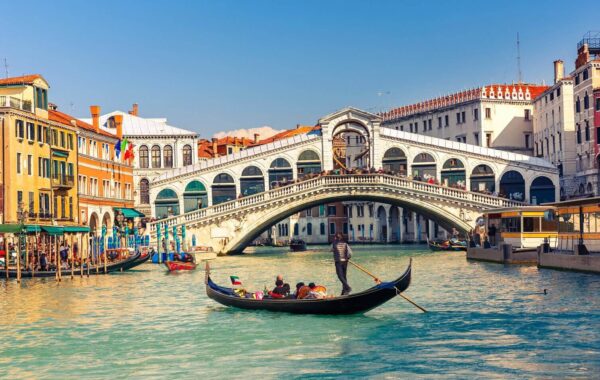 Ponte Rialto, Veneza.