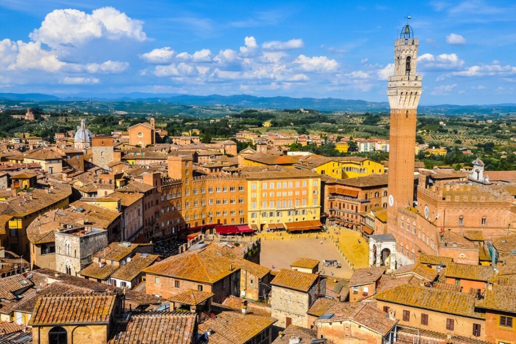 Cidade da Toscana, Siena, vista aérea.